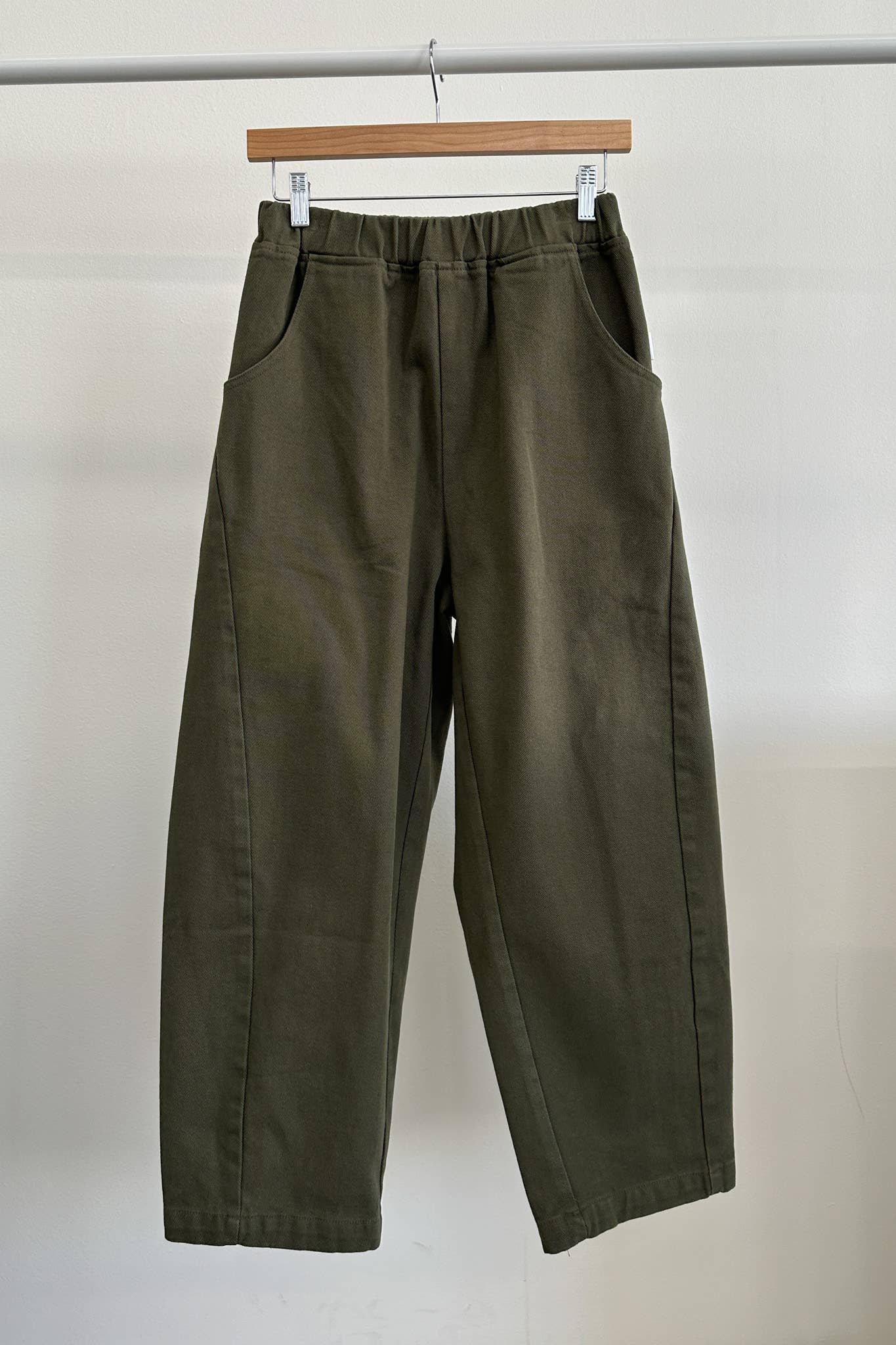 Le Bon Shoppe Arc Pants in OLIVE - ( select size )