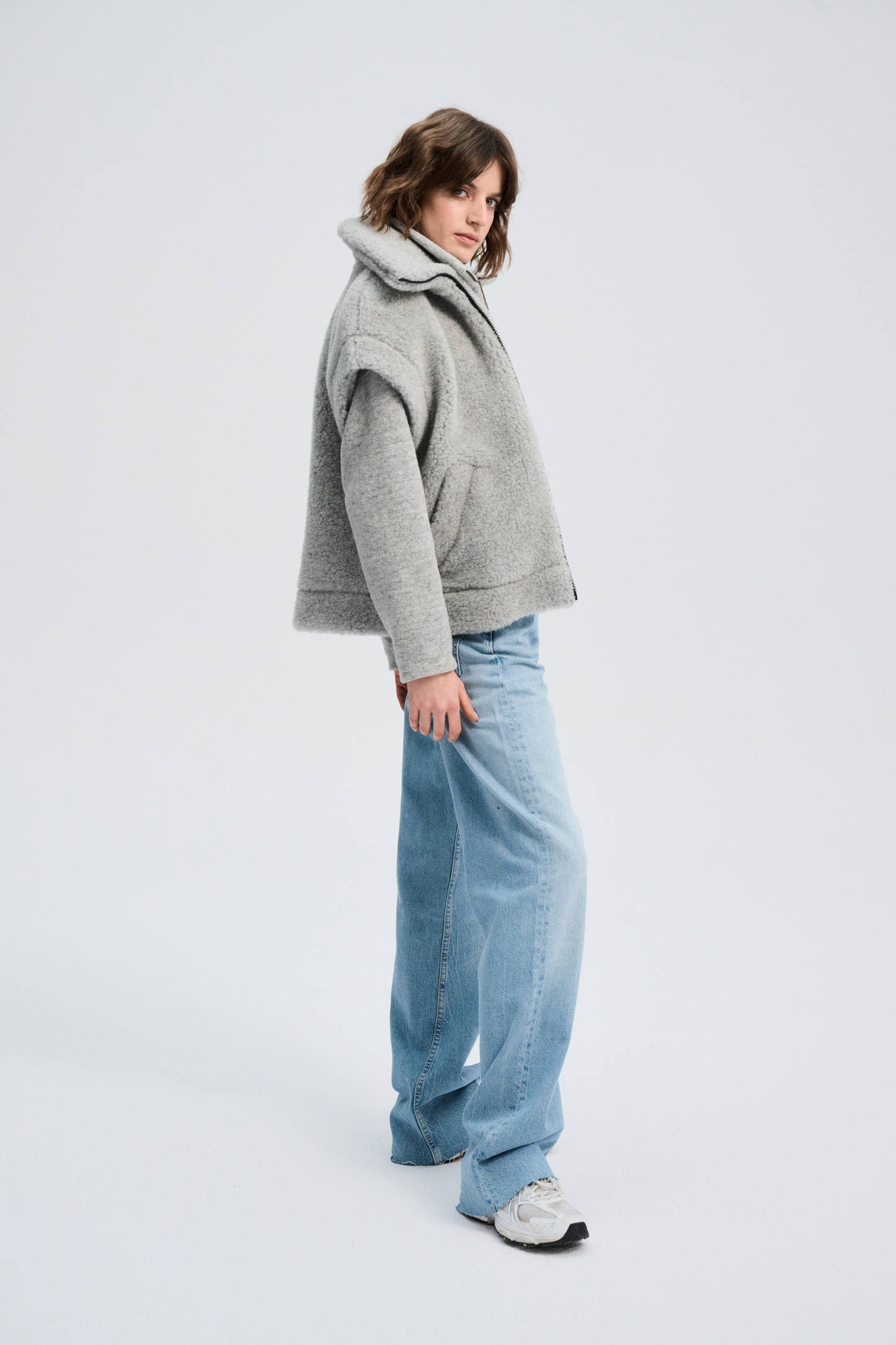 *PRE ORDER* Alwero Wool Vest in SILVER - ( select size )