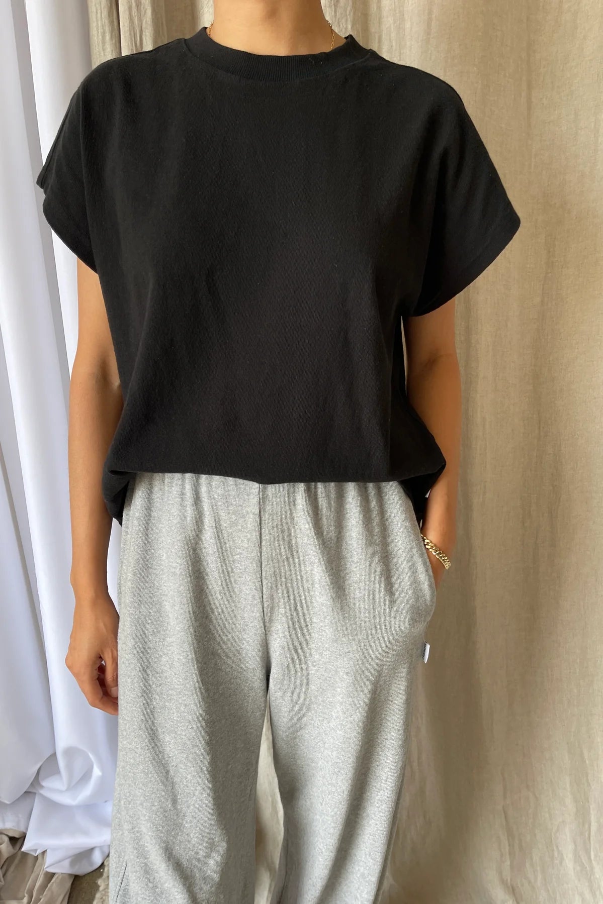 Le Bon Shoppe Jeanne Tee in BLACK - ( select size )