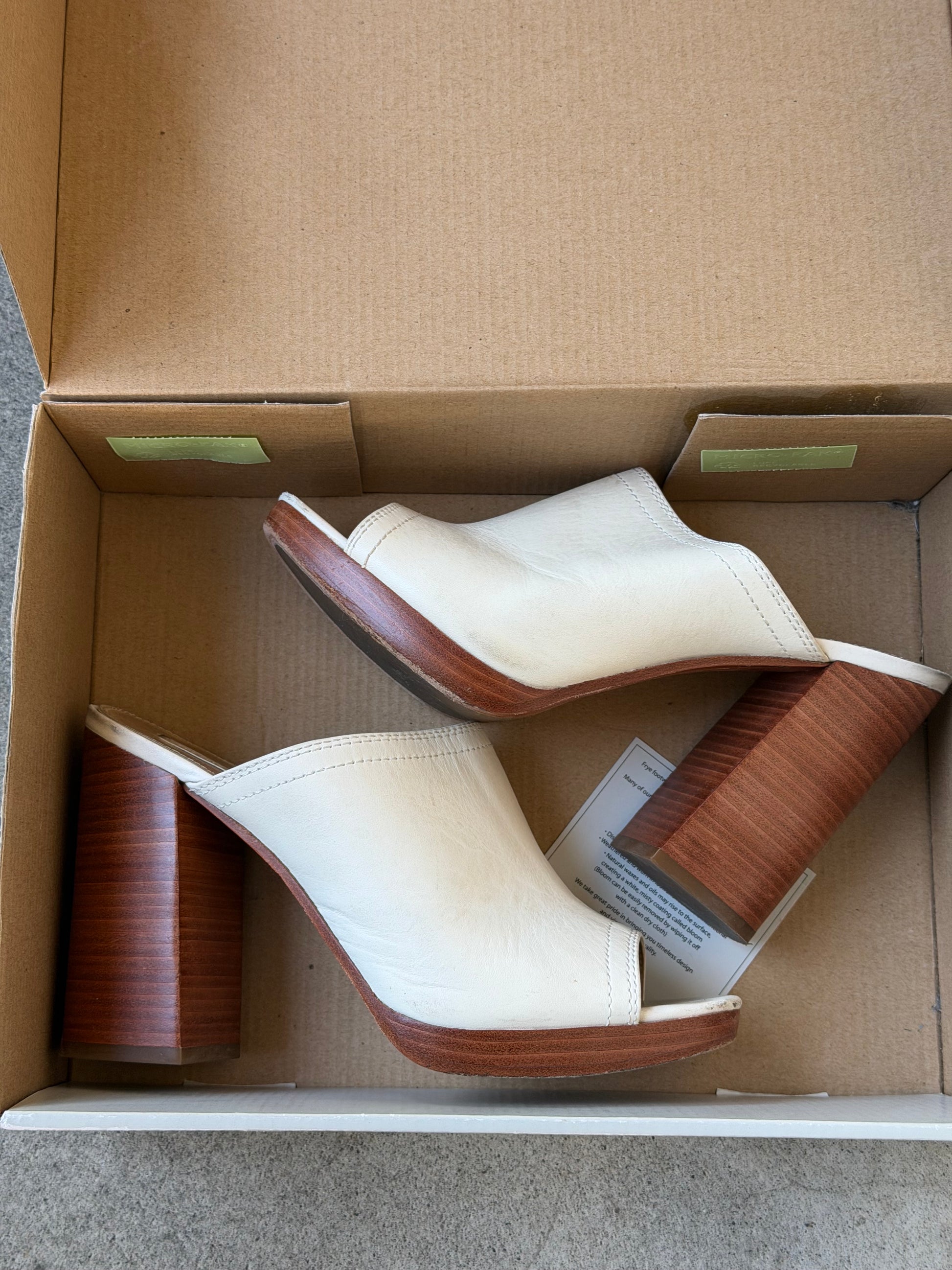 Pre-loved Frye Karissa Mule in WHITE - Women’s 9
