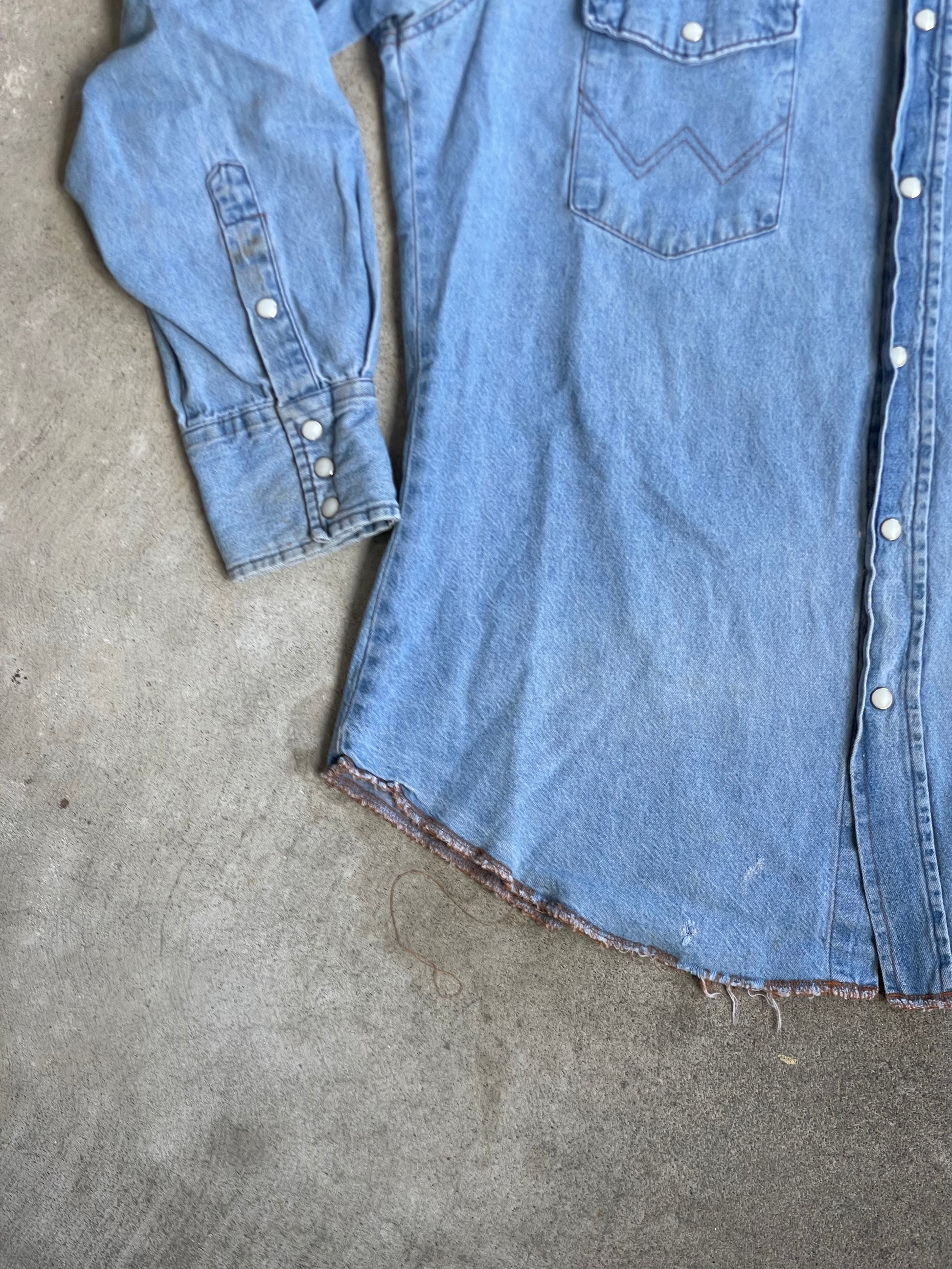 Vintage Wrangler Snap Chambray - L