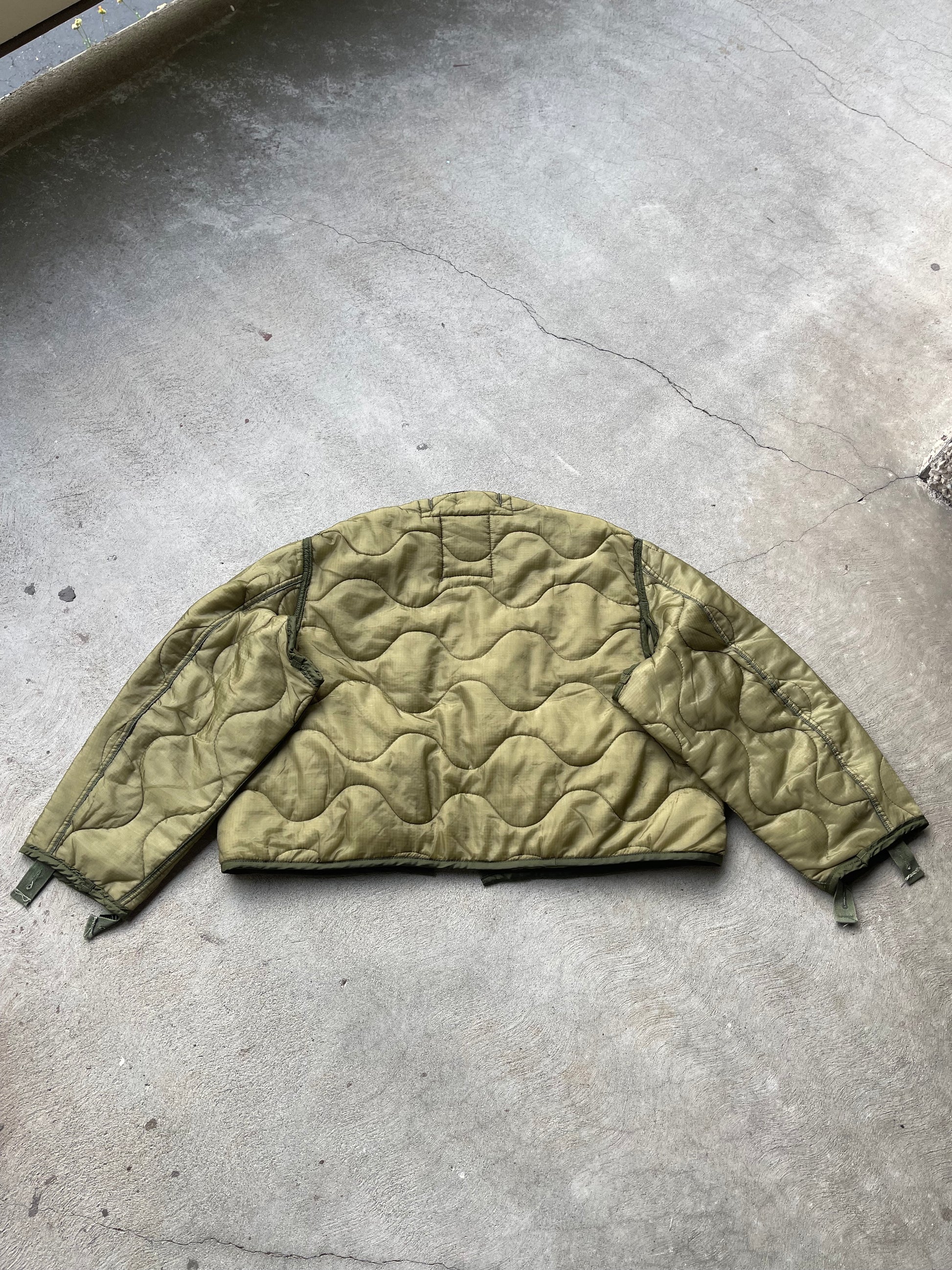 Vintage REWORKED Military Liner CROP Jacket ( LIGHT GREEN ) -M