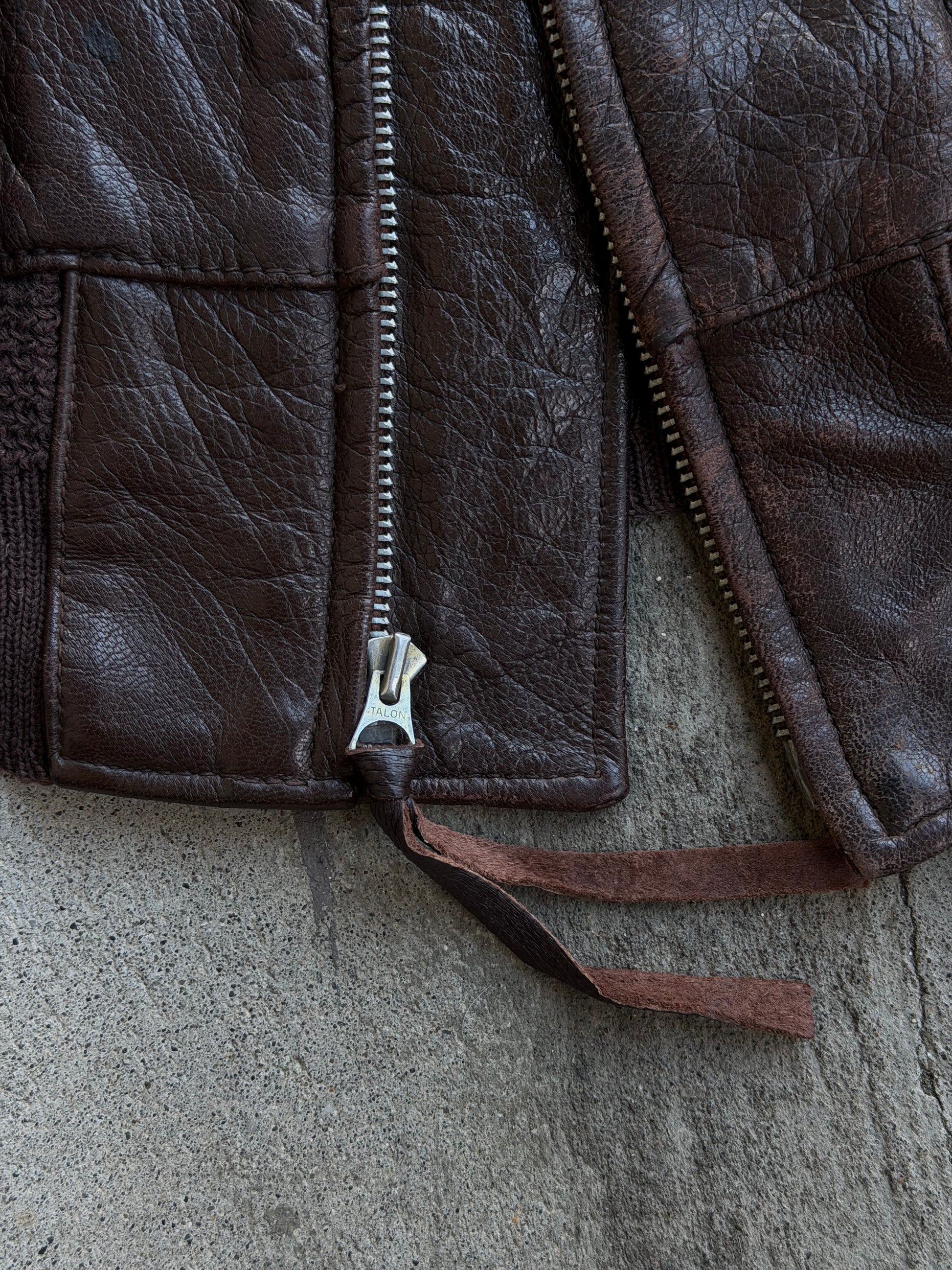 Vintage AUTHENTIC 1940s US NAVY G1 Leather Pilot Jacket - M