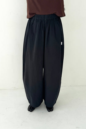 Le Bon Shoppe Parachute Pants in BLACK - ( select size )