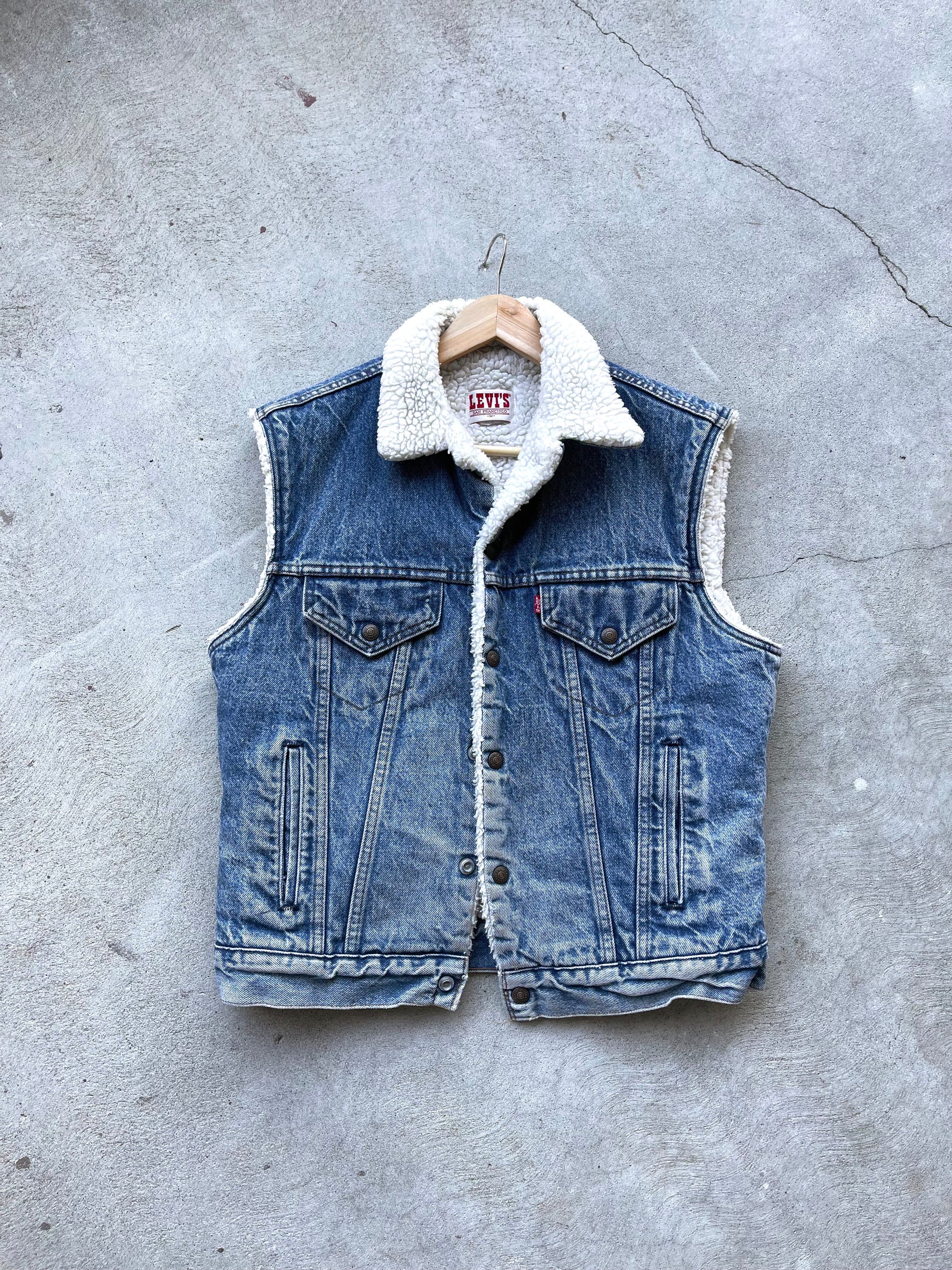 Vintage Levis Sherpa Lined Vest MID WASH ( M )