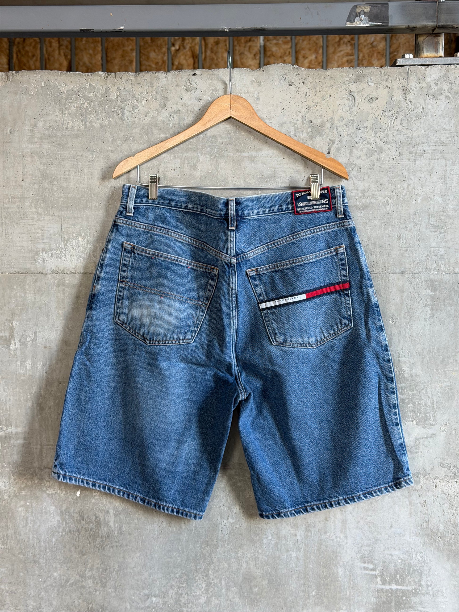 Vintage Tommy Hilfiger Shorts - 36" W
