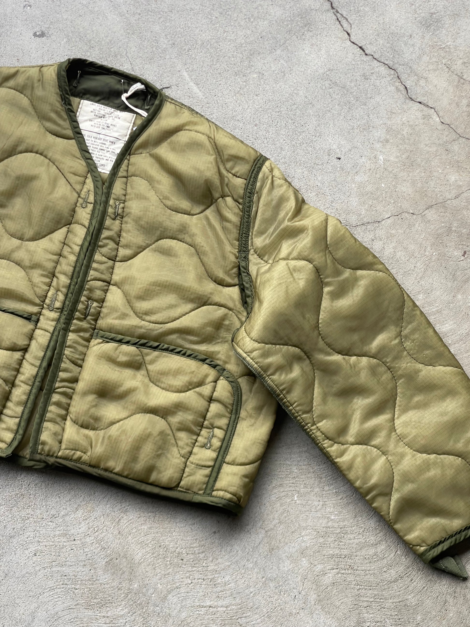 Vintage REWORKED Military Liner CROP Jacket ( LIGHT GREEN ) -M