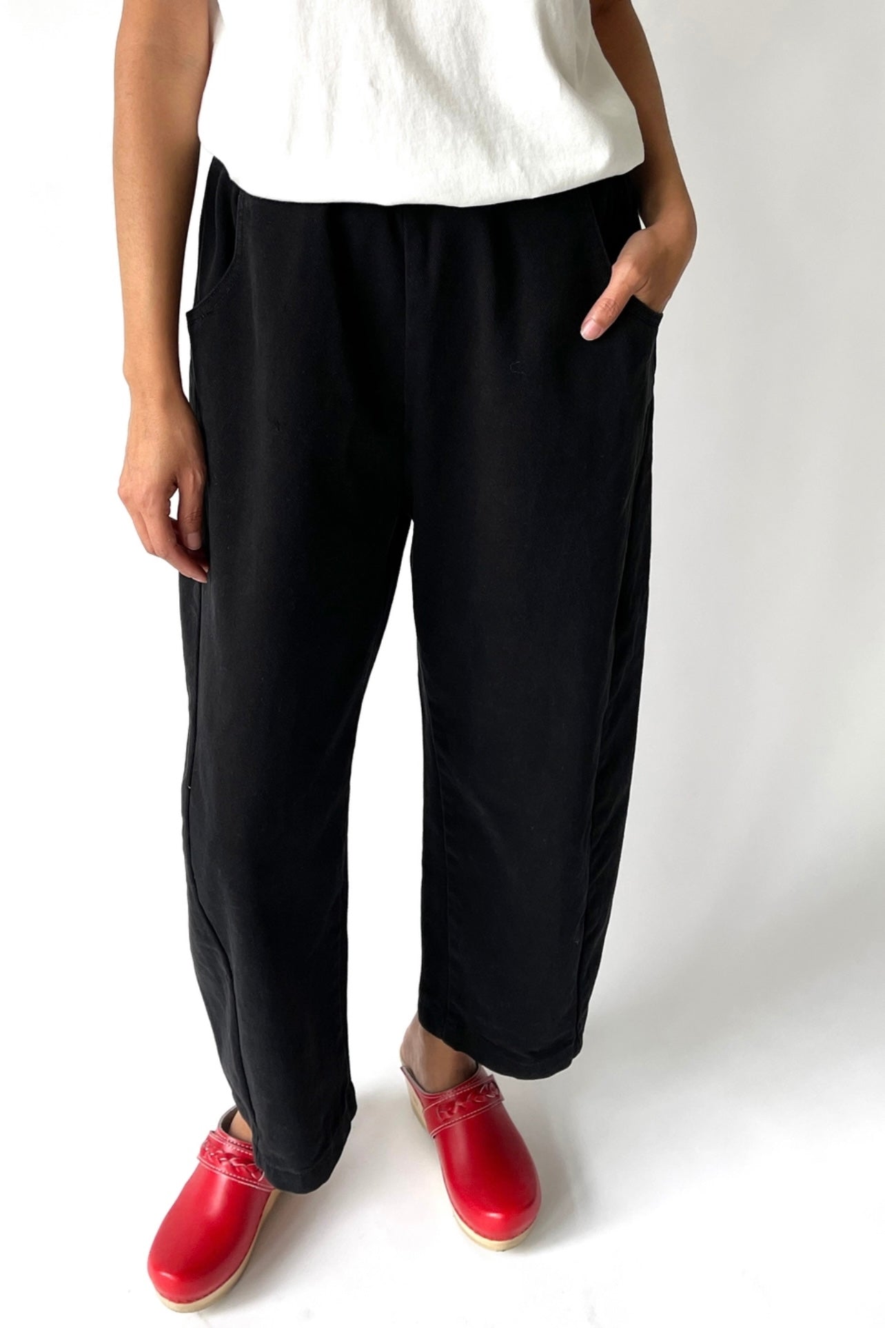 Le Bon Shoppe Arc Pants in BLACK - ( select size )