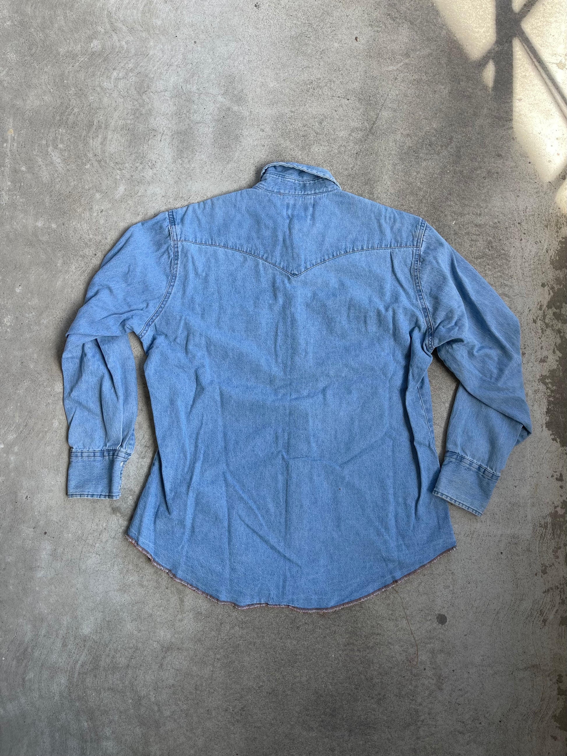 Vintage Wrangler Snap Chambray - L