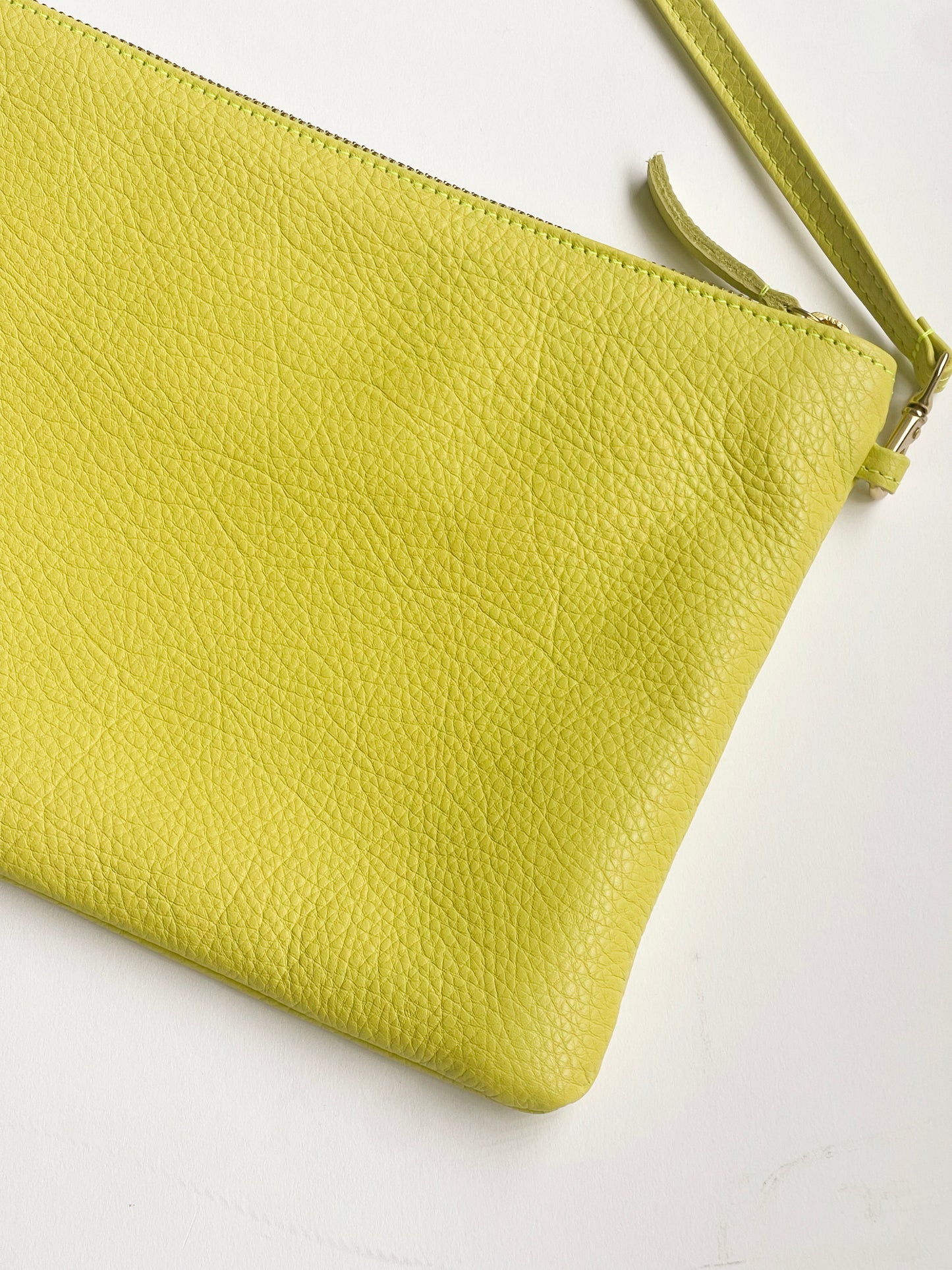 Primecut Leather Pouch Purse in CHARTREUSE