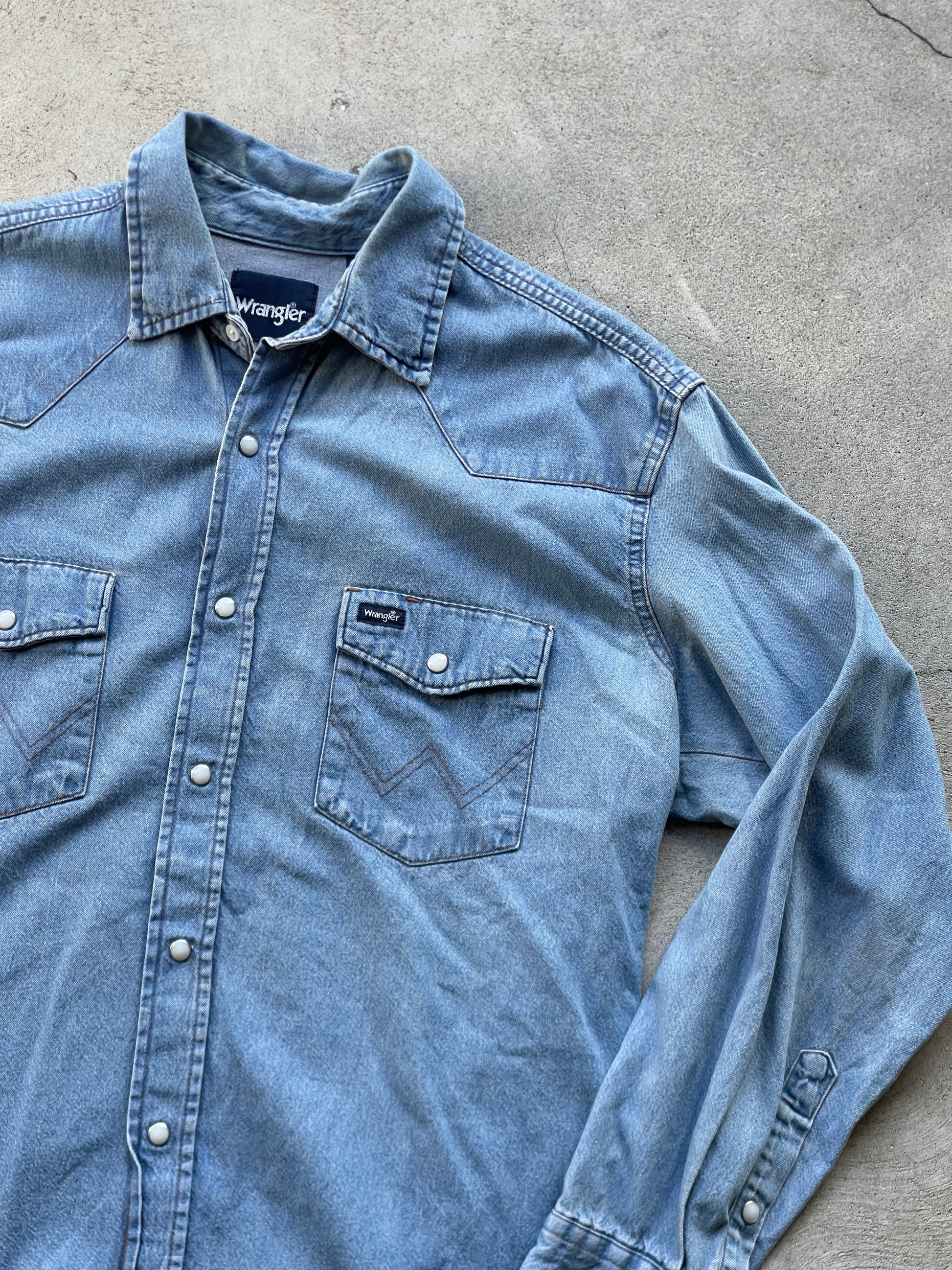 Vintage Wrangler Snap Chambray - L