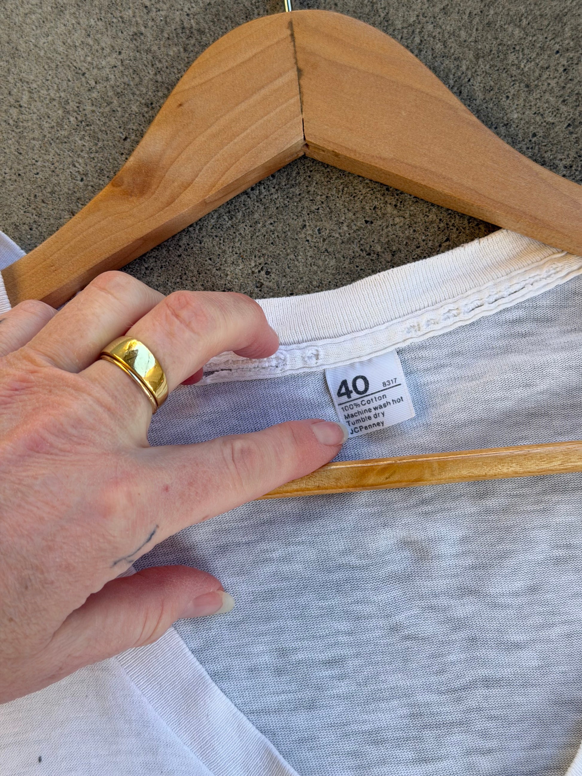 Vintage Soft V-Neck WHITE - M