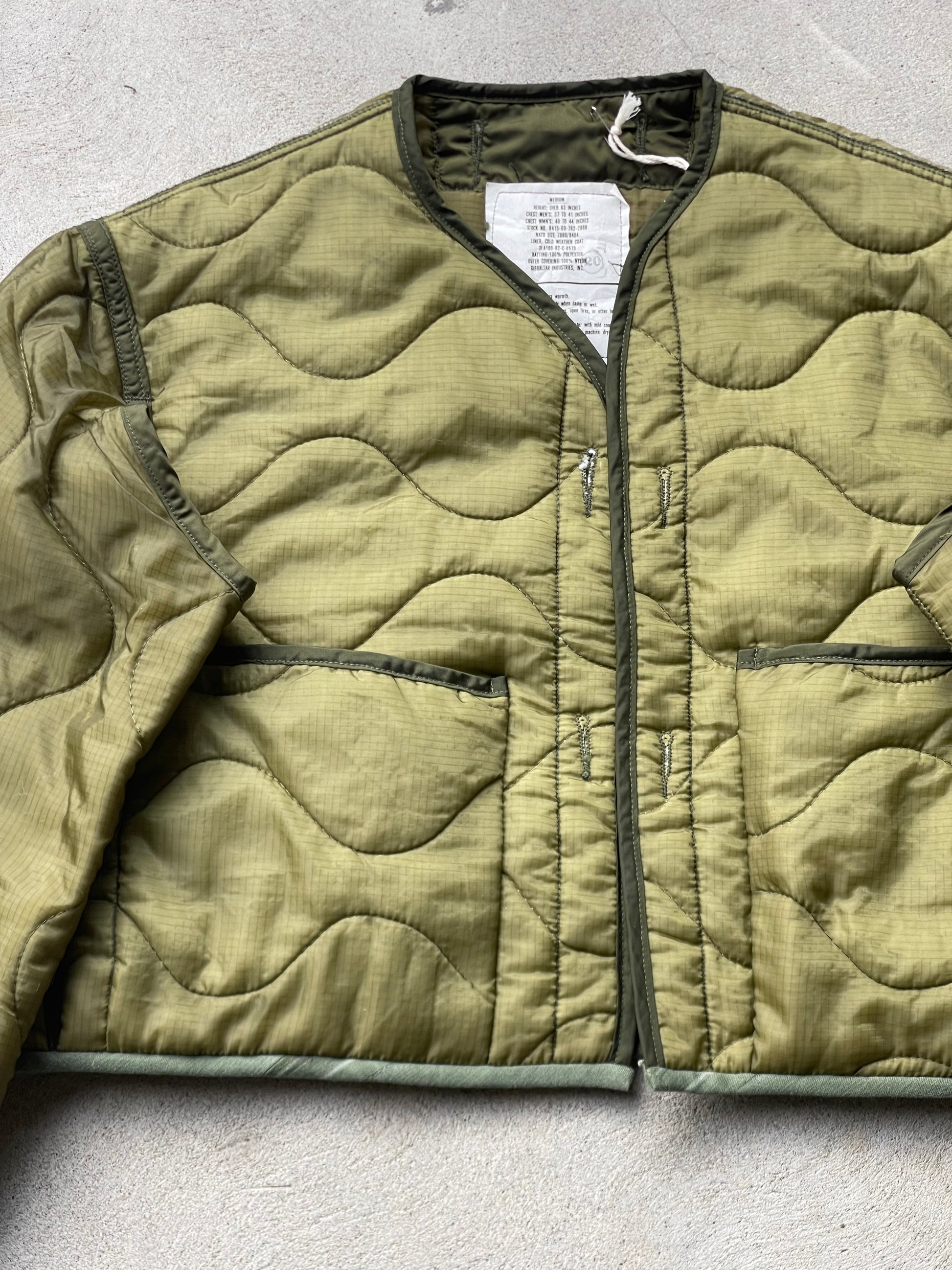 Vintage REWORKED Military Liner CROP Jacket ( OLIVE GREEN ) -M