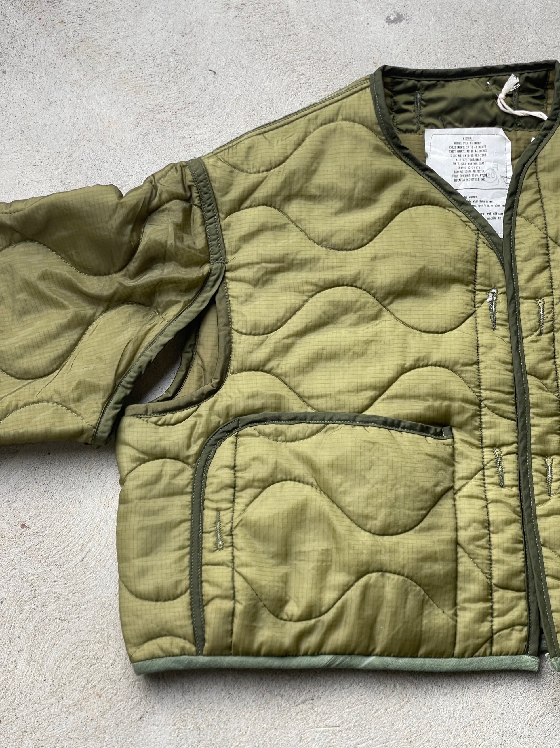 Vintage REWORKED Military Liner CROP Jacket ( OLIVE GREEN ) -M