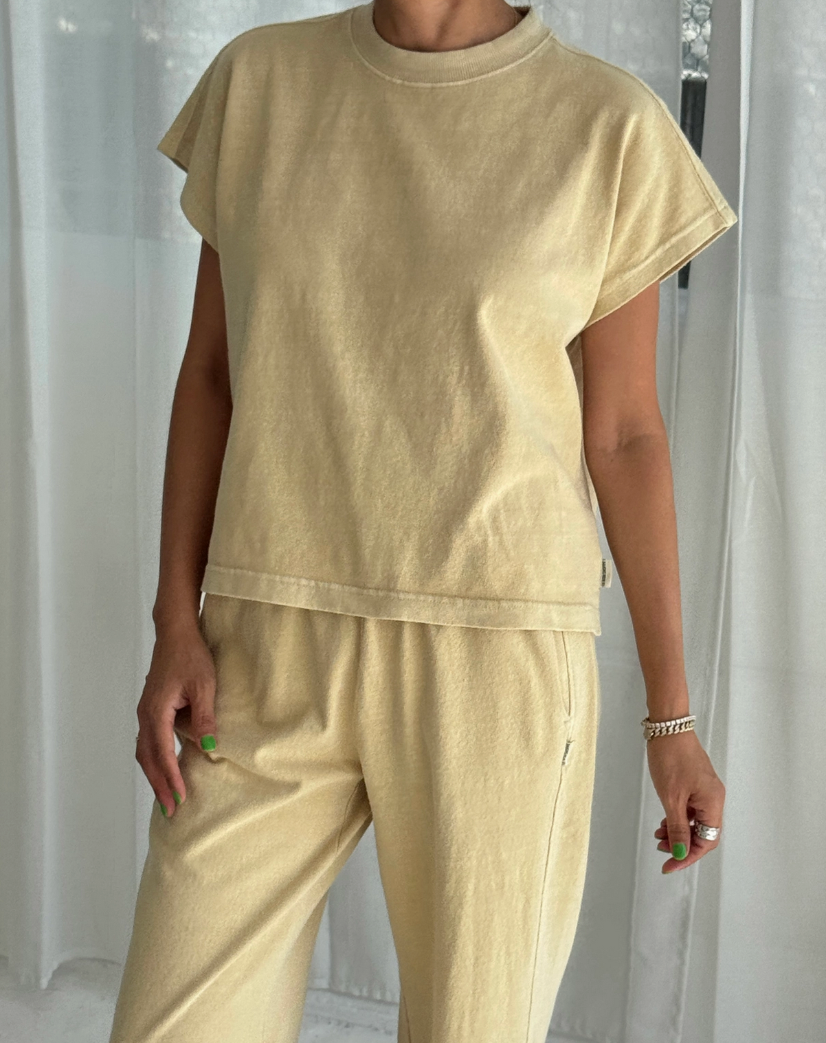Le Bon Shoppe Jeanne Tee in BUTTER - ( select size )