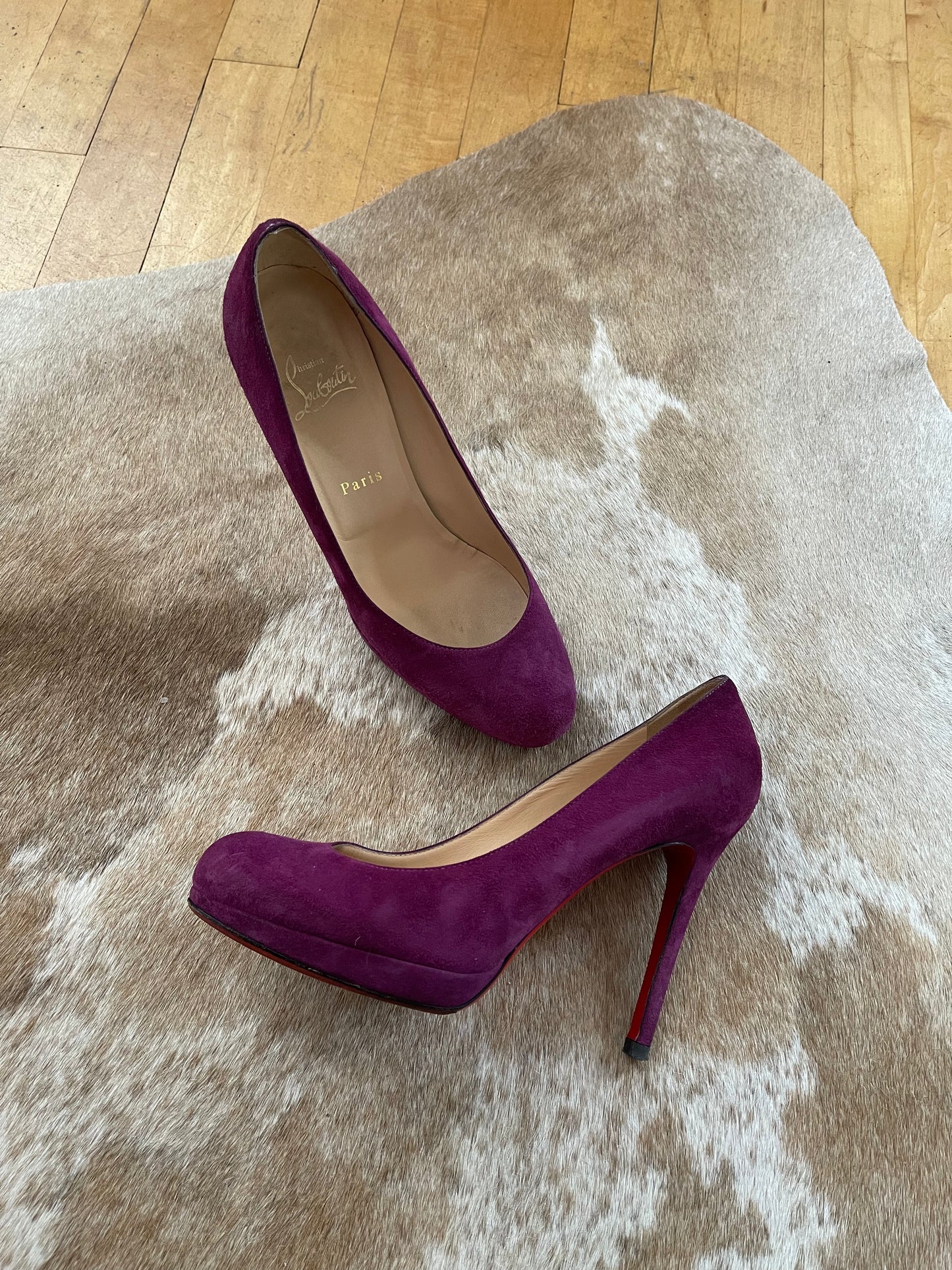 Louboutin Suede Pumps - 9 (39.5)