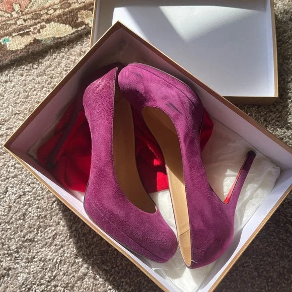 Louboutin Suede Pumps - 9 (39.5)